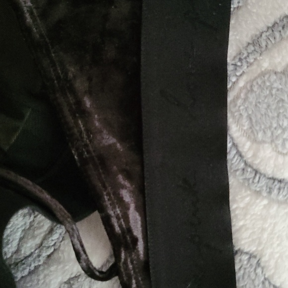 Pink Victoria's Secret black velvor bralette XL. - Picture 6 of 6